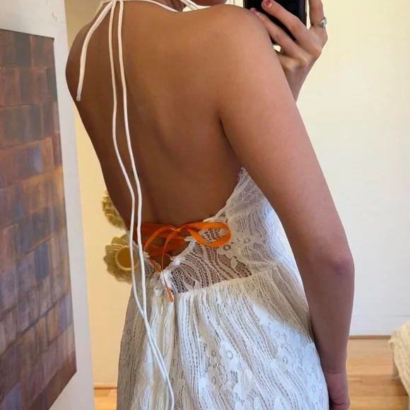 Elegant White Floral Lace Halter Dress - Picture 6 of 7